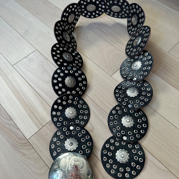 Handmade Moroccan Leather Concho Belt – Black & Silver Boho Western Cowgirl - Picture 5 of 7